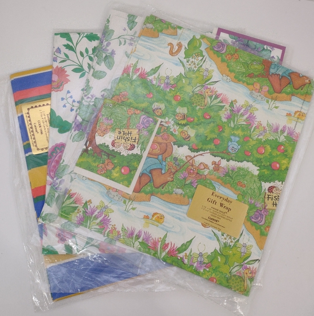 Vintage Set Of 4 Gift Wrap Colorful , Floral Festive
